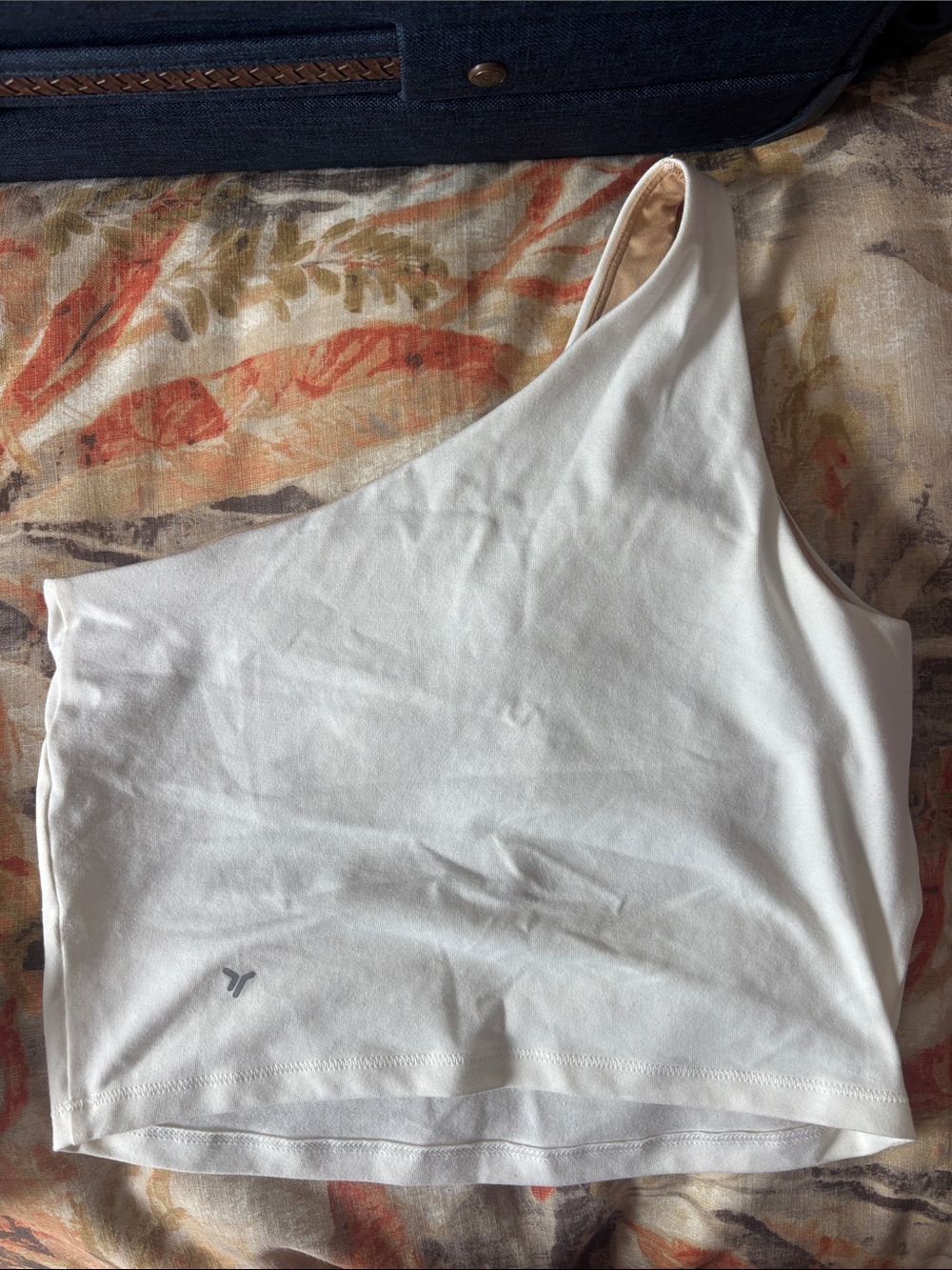 Old Navy White One-Shoulder Crop Top - Picture 3 of 3